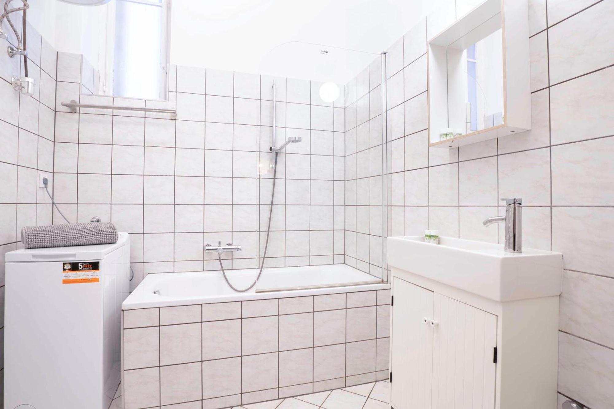 Super Comfort Apartment With 3 Rooms Next To Opera Budapest Luaran gambar