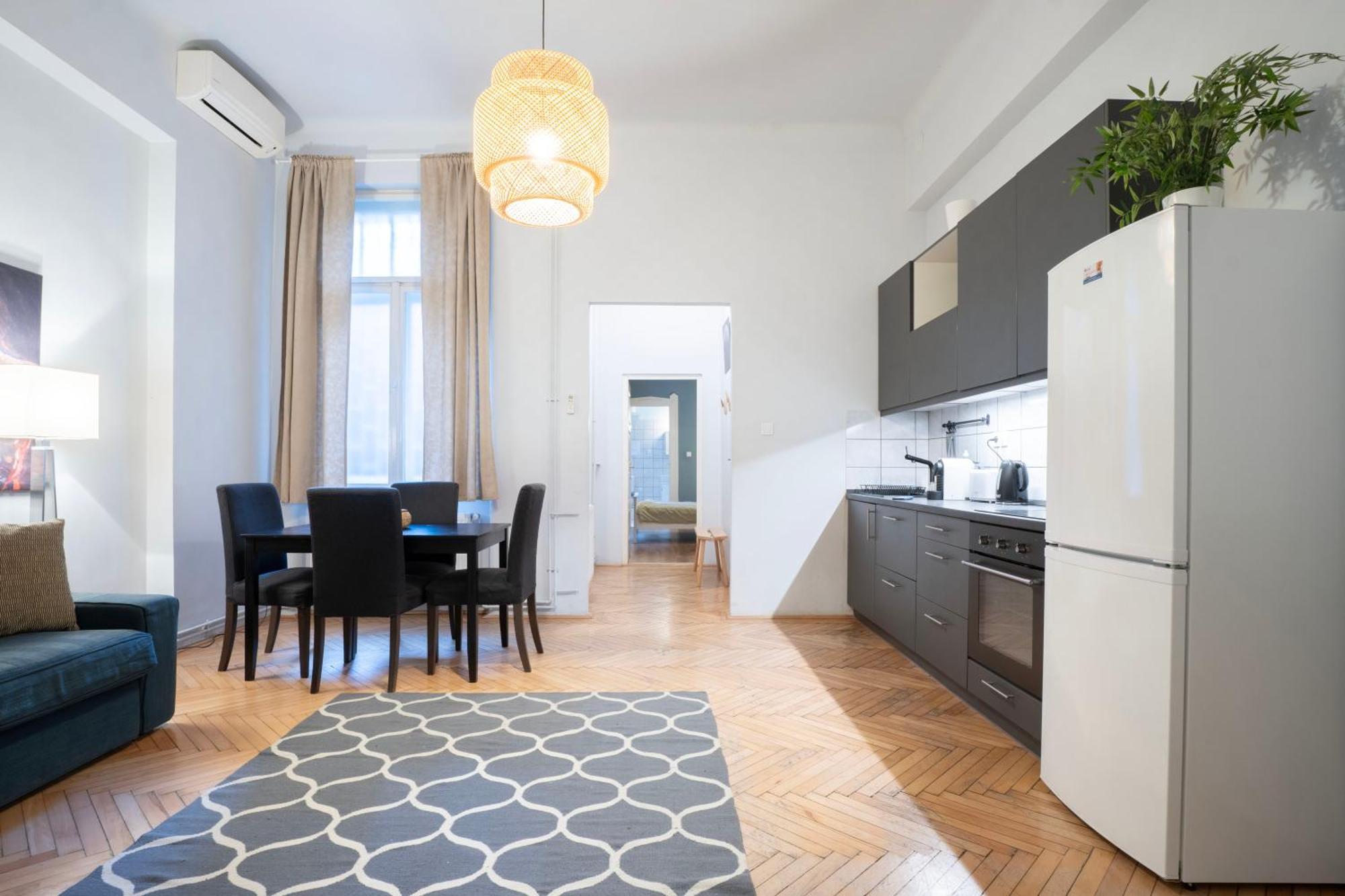 Super Comfort Apartment With 3 Rooms Next To Opera Budapest Luaran gambar